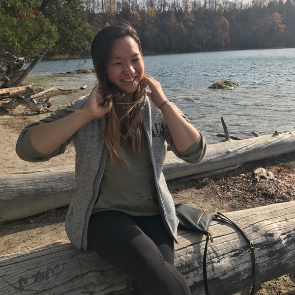 Meet Your Posher - Picture 3 of 3